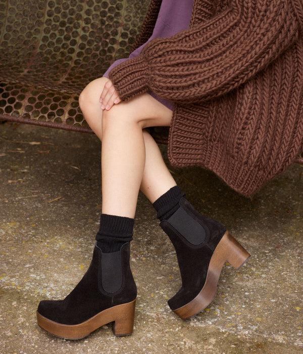 Pedro Garcia Dalmi / Black Velour-dark Wood