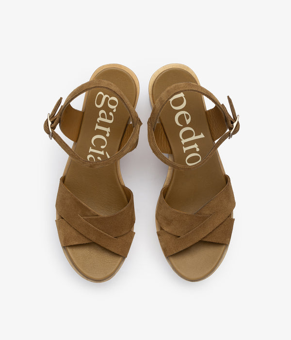 Pedro Garcia Dalys / Alpaca Castoro-light Wood