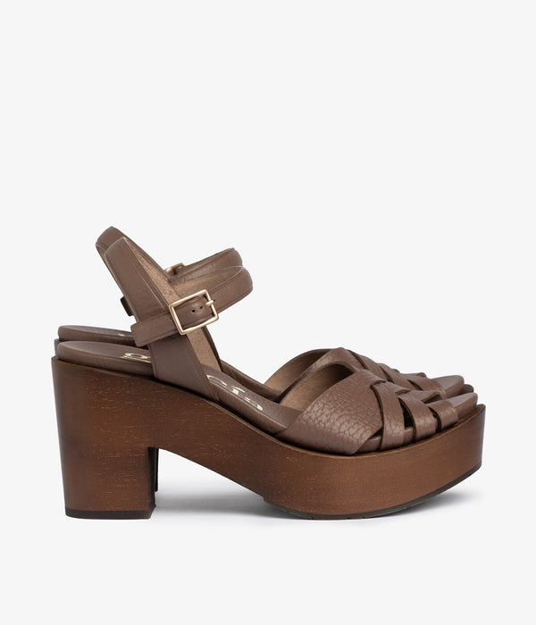 Pedro Garcia Daya / Umber Cervo-dark Wood