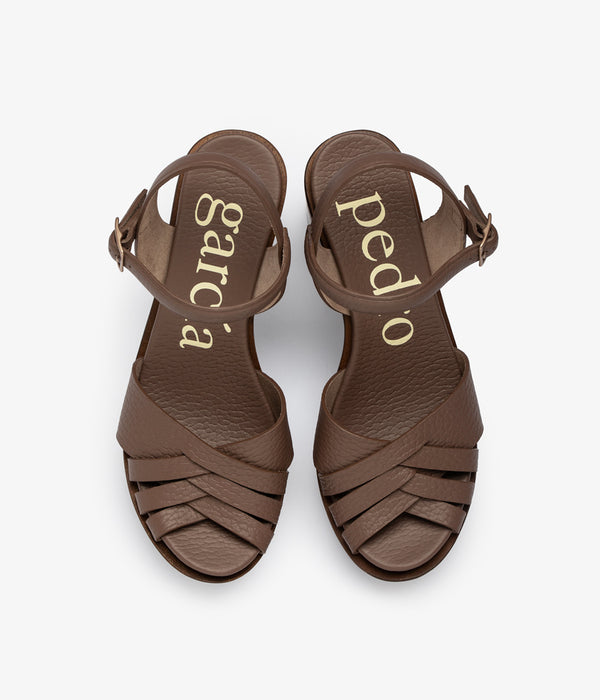 Pedro Garcia Daya / Umber Cervo-dark Wood