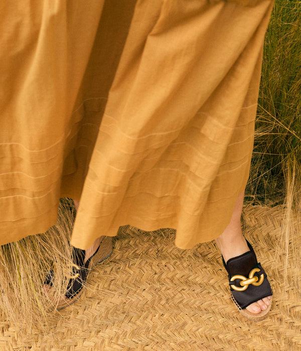 Pedro Garcia Oliveta / Black Satin-gold