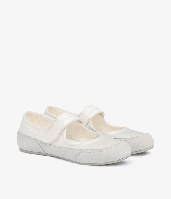 pedro garcia polonia / meringue satin