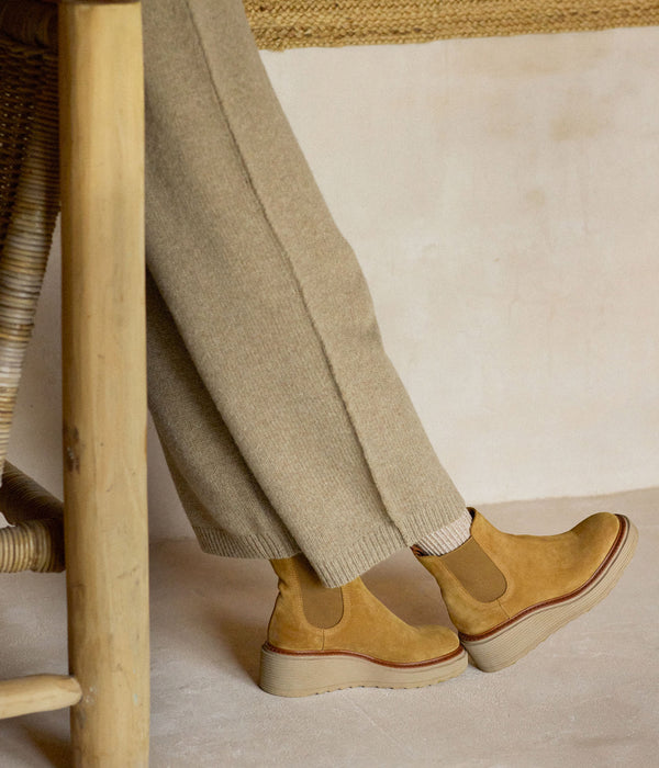 Pedro Garcia Shelby / Alpaca Velour-mandorla