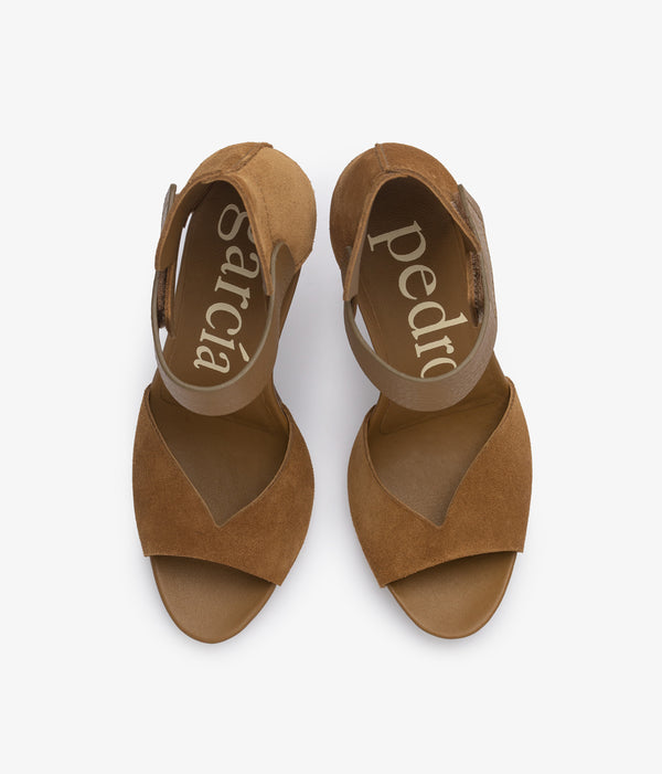 Pedro Garcia Yoanna / Alpaca Castoro