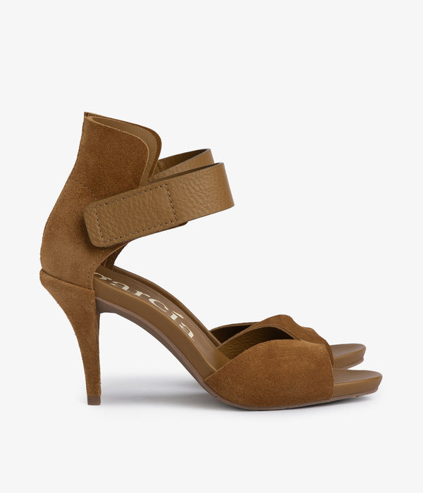 Pedro Garcia Yoanna / Alpaca Castoro