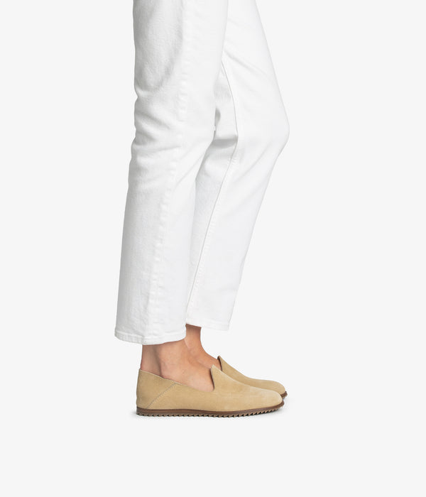 Pedro Garcia Yoshi / Sand Castoro