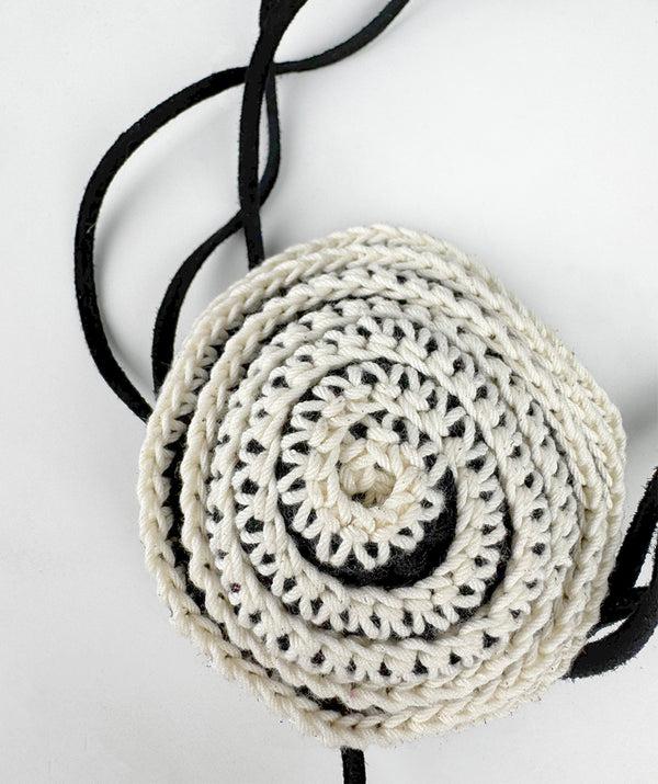 Pedro Miralles COLLAR FLORAL CON CORDÓN AJUSTABLE