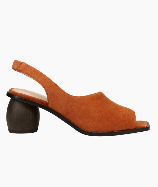 pelle moda Leevi Low Heel - Caramel Brown