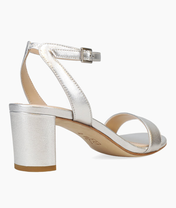 Pelle Moda Moira 2 Low Heel - Silver