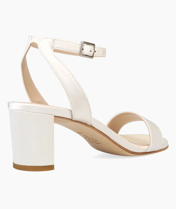 Pelle Moda Moira 2 Low Heel - White