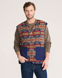 pendleton MEN'S PENDLETON UK HARDING REVERSIBLE QUILTED VEST