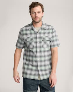 pendleton MEN'S SHORT-SLEEVE PLAID COTTON BOARD SHIRT
