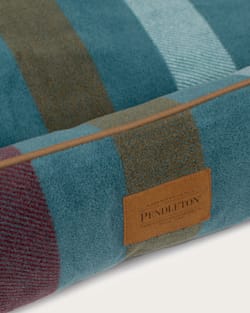 Pendleton CABIN STRIPE PET BED - KUDDLER
