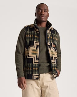 pendleton MEN'S HARDING FLEECE VEST