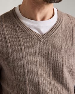 Pendleton MEN'S MIXED STITCH MERINO V-NECK SWEATER
