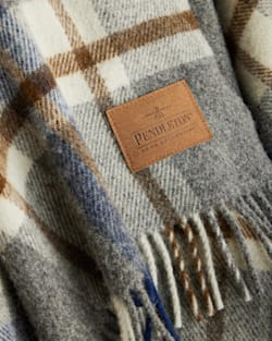 Pendleton MOTOR ROBE THROW WITH LEATHER CARRIER