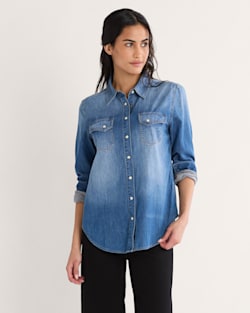 pendleton WOMEN'S CHAMBRAY GAMBLER SHIRT