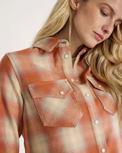 Pendleton WOMEN'S PLAID GAMBLER SHIRT