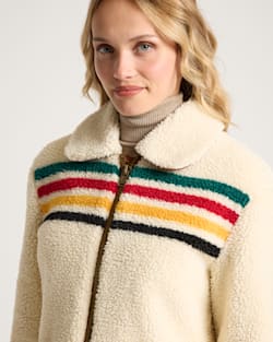 Pendleton WOMEN'S GLACIER SUNSET SHERPA FLEECE JACKET