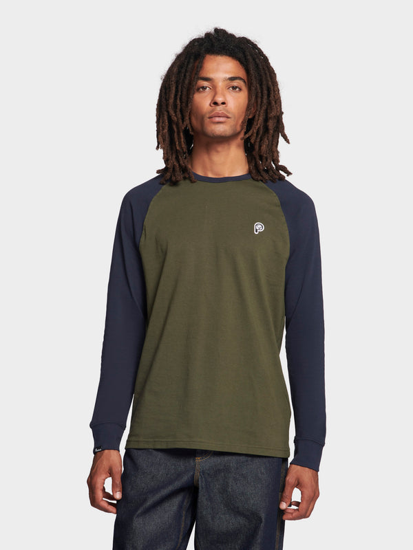 Penfield P Bear Chest Badge Raglan Long Sleeve T-Shirt In Forest Night