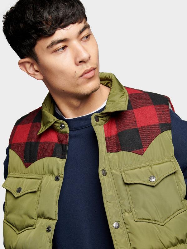 Penfield Rockford Vest In Capulet Olive