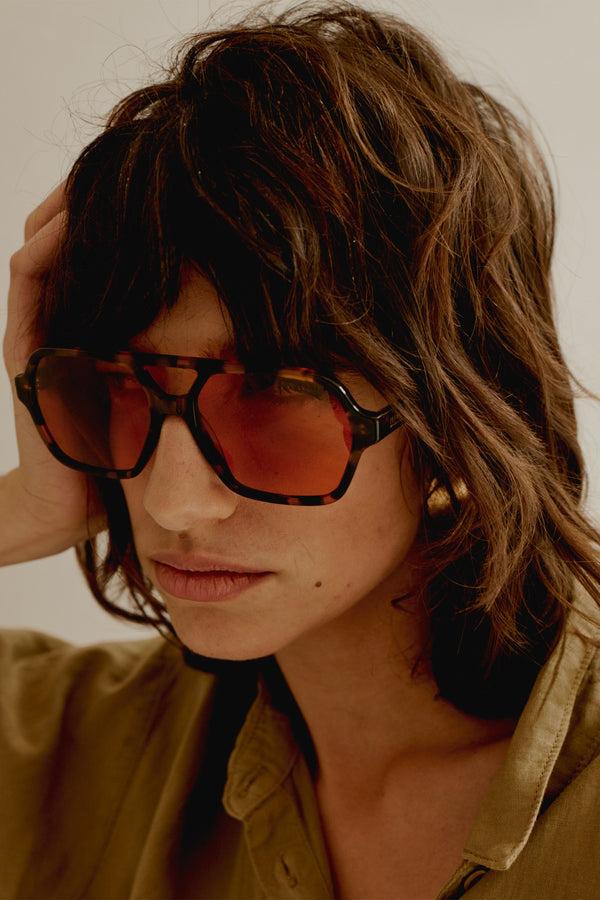 Penn & Ink SUNGLASSES P&I 8056 | CARAMEL - BROWN