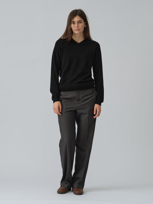 people's republic of cashmere Women's Fitted 90's V-Neck - Black