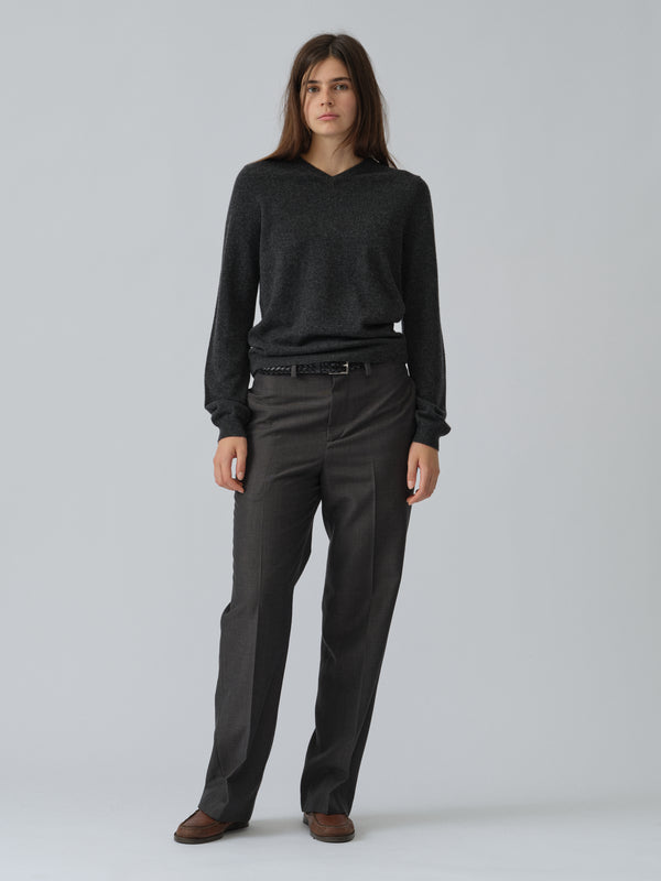 people's republic of cashmere Women's Fitted 90's V-Neck - Dark Grey