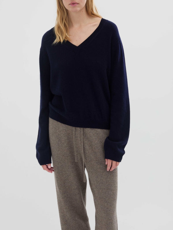 people's republic of cashmere Women's Oversized V-Neck - Navy Blue