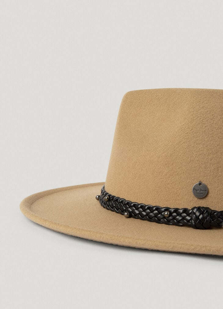 Pepe Jeans Hat With Studs On Band