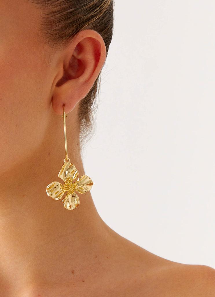 Peppermayo Peppermayo Exclusive - Aulora Flower Earrings - Gold