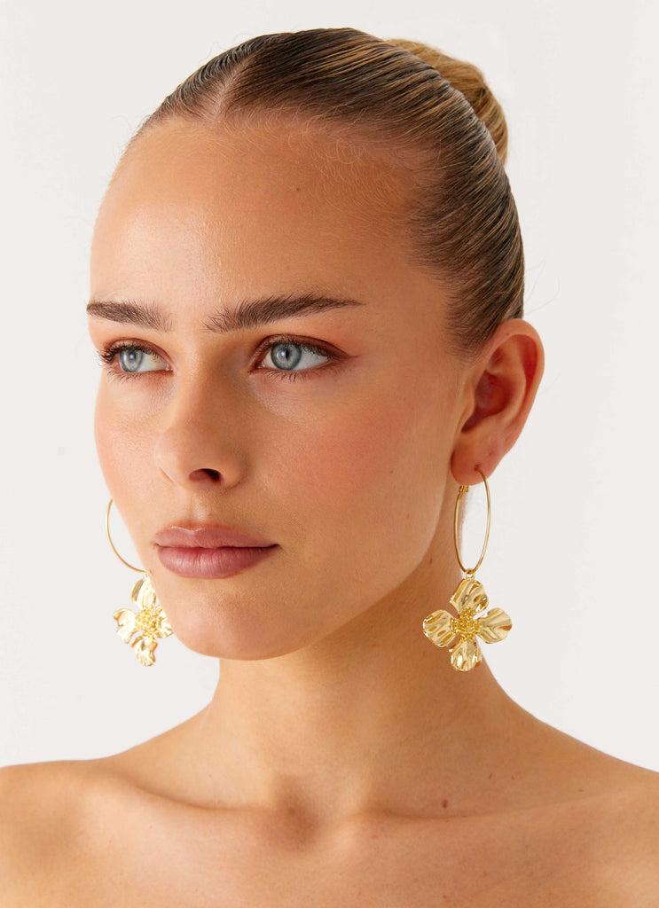 Peppermayo Peppermayo Exclusive - Aulora Flower Earrings - Gold