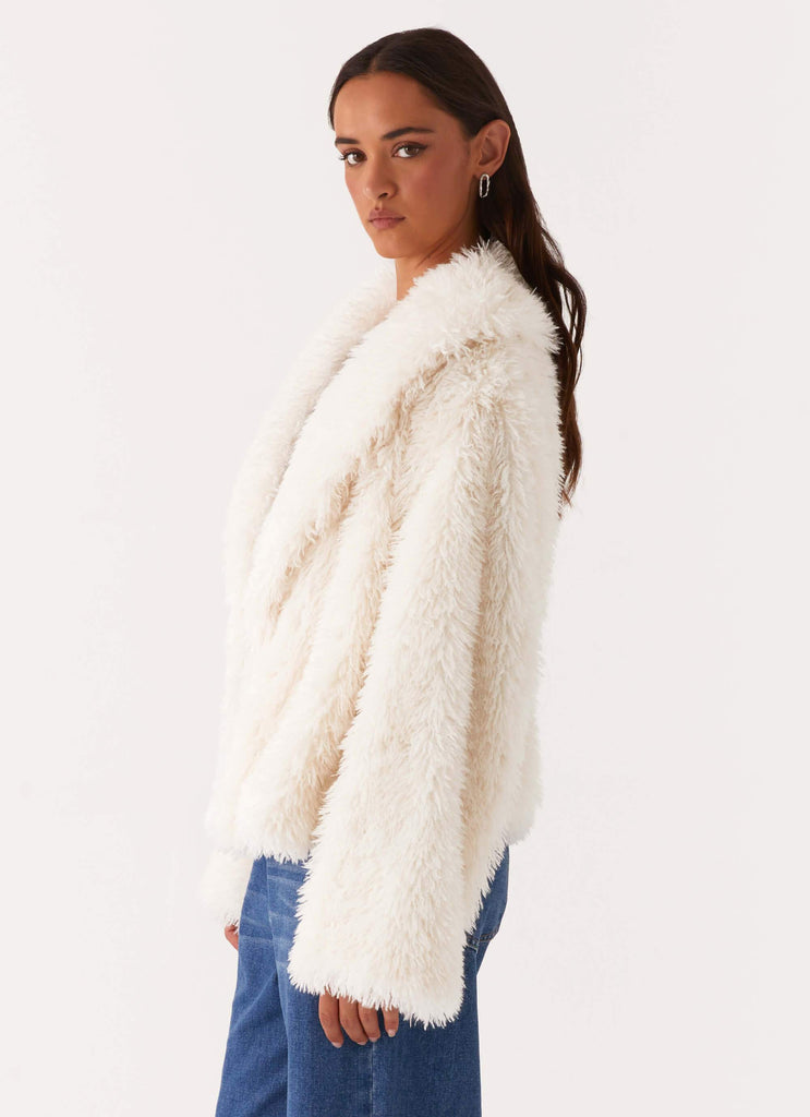 Peppermayo Peppermayo Exclusive - Denver Oversized Fur Jacket - Ivory