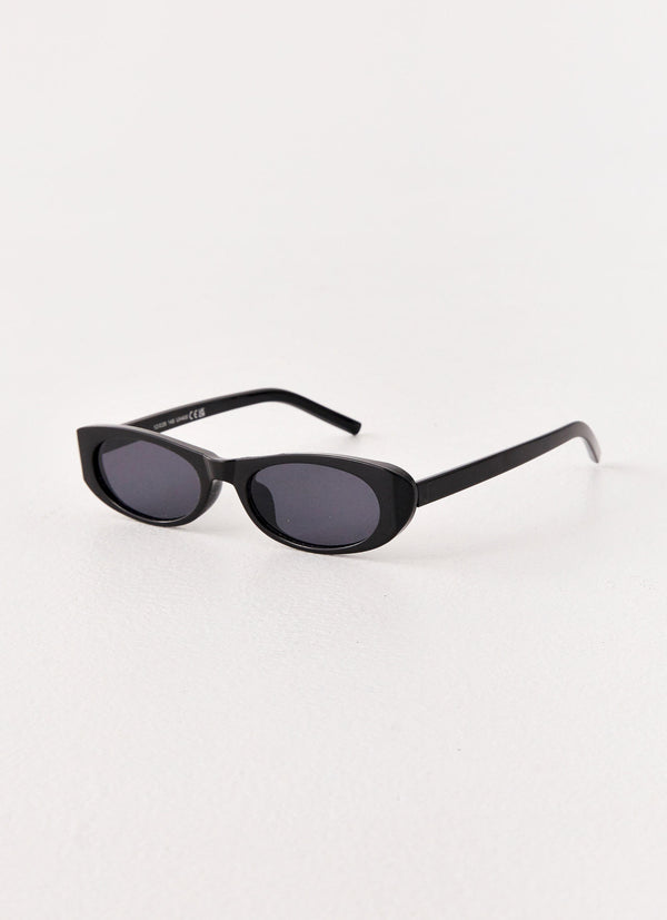 peppermayo Peppermayo Exclusive - Kamia Sunglasses - Black