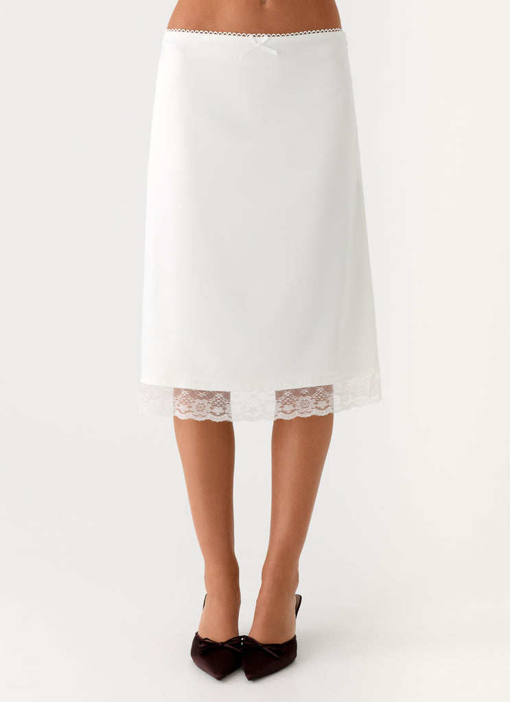 Peppermayo Peppermayo Exclusive - Rina Low Rise Satin Midi Skirt - White