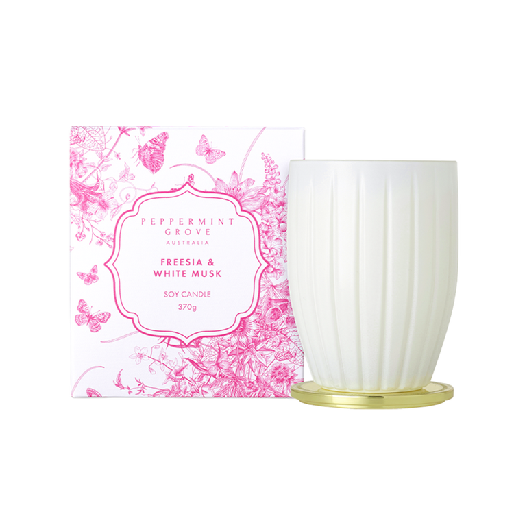 peppermint grove Freesia & White Musk Soy Candle 370g
