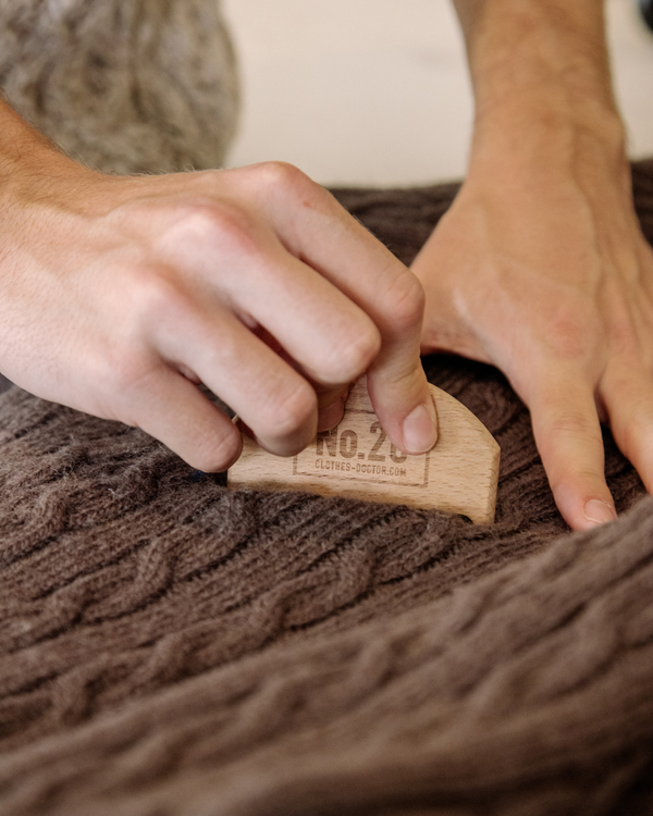 Peregrine Clothes Doctor Knitwear Comb