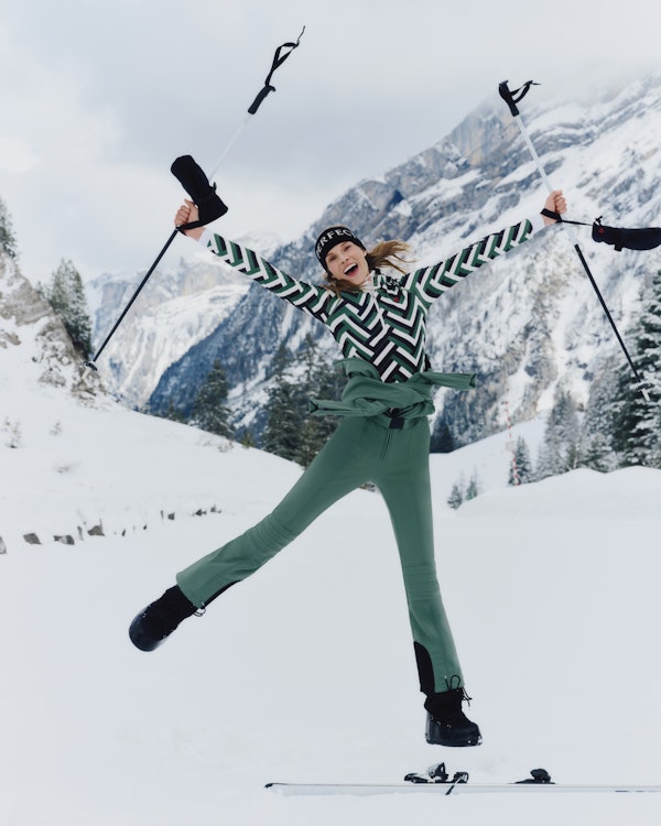 Perfect Moment 1/4 Zip Base Layer Top