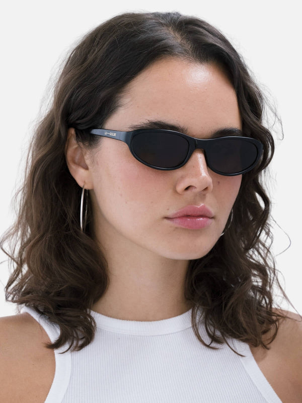 Perlu Naomi - Black
