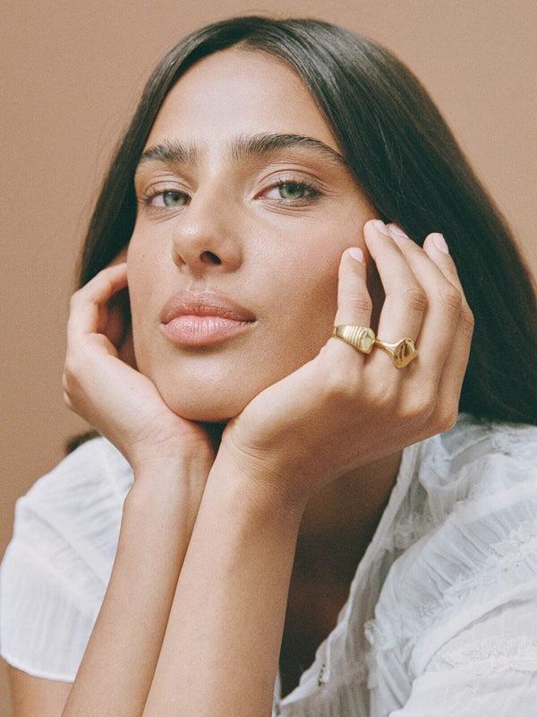 Perlu Nonno Signet Pinky Ring - Gold