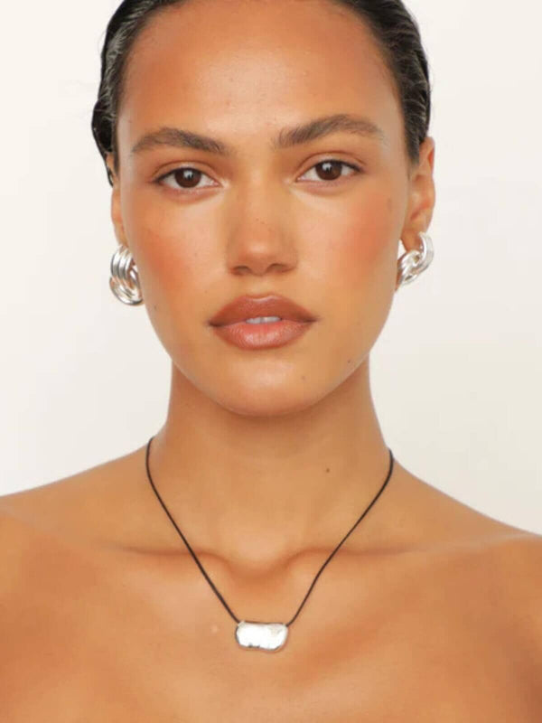 Perlu Pebble Necklace - Silver/Black