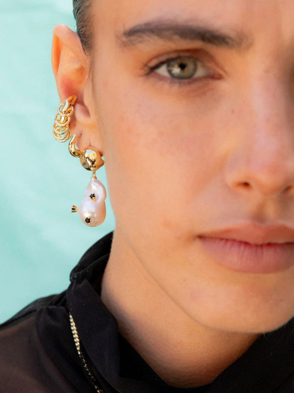 Perlu Prickly Pearl Studded Earrings: Freshwater Pearl + Onyx