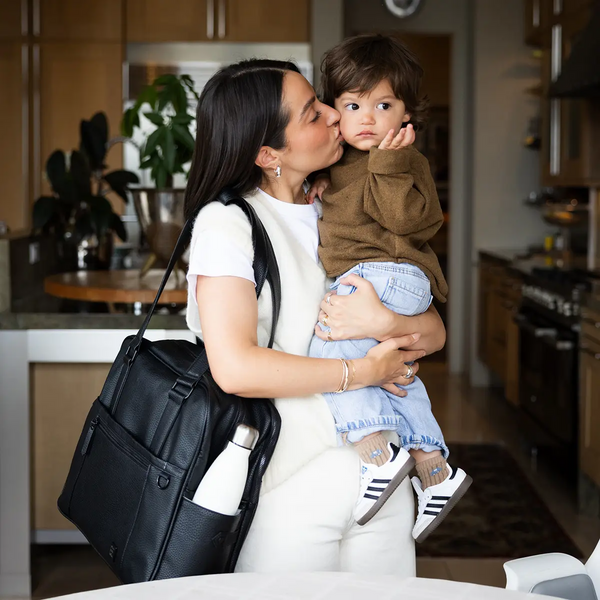 Petunia Pickle Bottom 2-in-1 Provisions Tote In Ebony