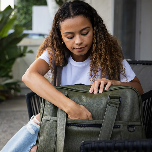 Petunia Pickle Bottom 2-in-1 Provisions Tote In Olive