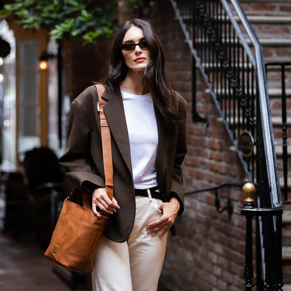 Petunia Pickle Bottom Pro Bucket Bag In Cedar