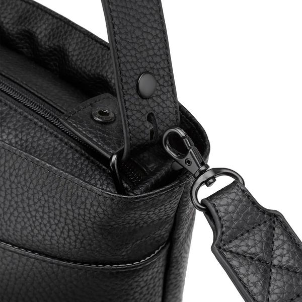 Petunia Pickle Bottom ⁠Pro Bucket Bag In Ebony