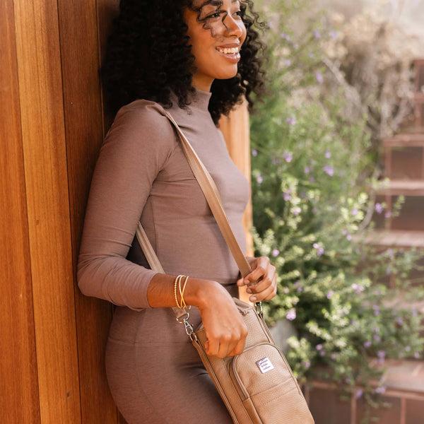 Petunia Pickle Bottom Viva Cross-Body In Mink