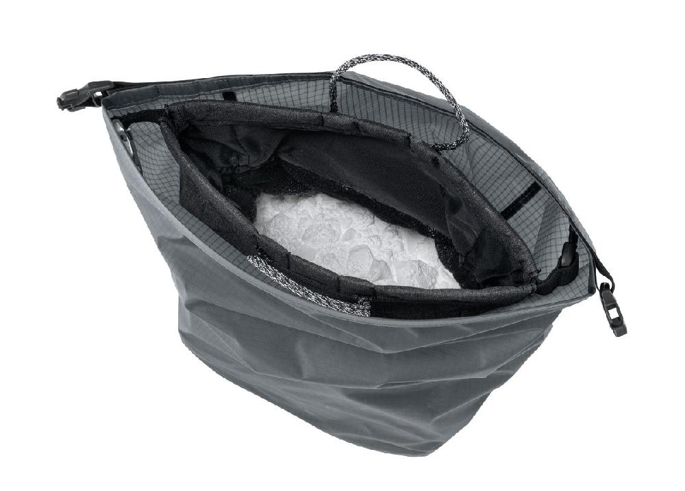 Petzl SAKOVER Ultra-lightweight Sealed Bag For Storage And Transport Of Chalk Bags