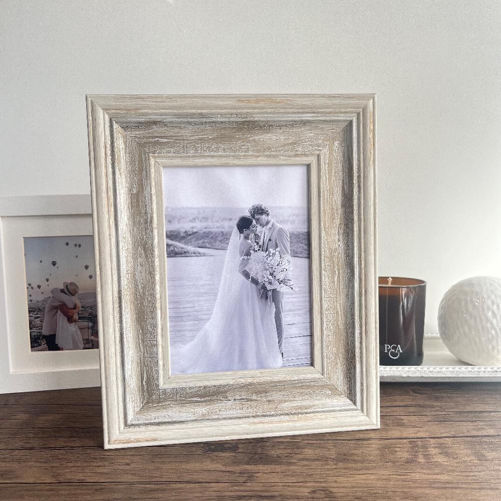 Photoframesandart 7x5" Photo Frame | Antique Whitewashed Wood Effect