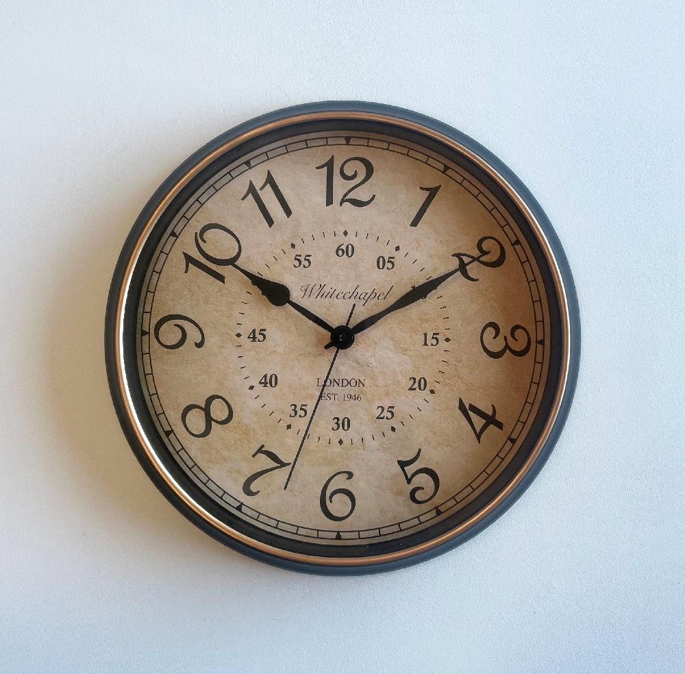 photoframesandart Antique Style Black Wall Clock | 34cm